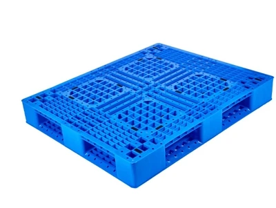 Þola plastbretti frystigeymslu og útivist á veturna?